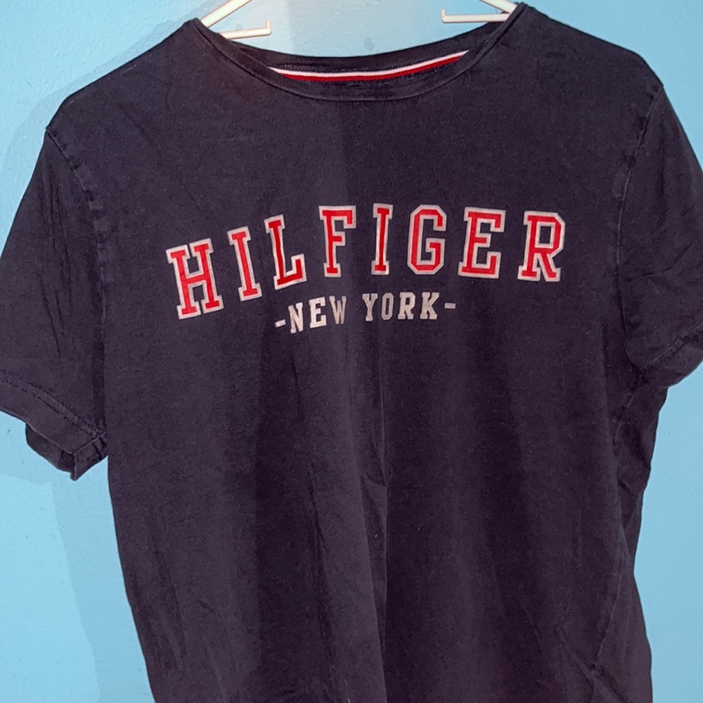 Mens Tommy Hilfiger T-shirt, color- Navy blue, SIZE MEDIUM